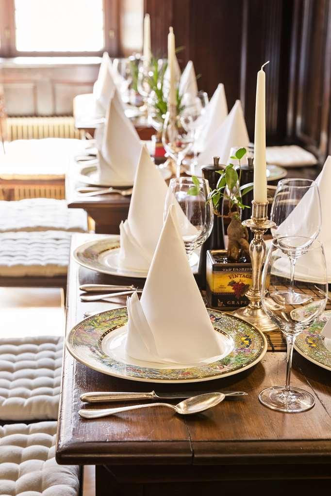 Radisson Blu Hotel Altstadt, Salzburg Restoran fotoğraf