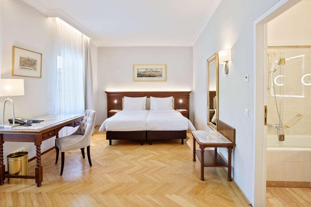 Radisson Blu Hotel Altstadt, Salzburg Oda fotoğraf